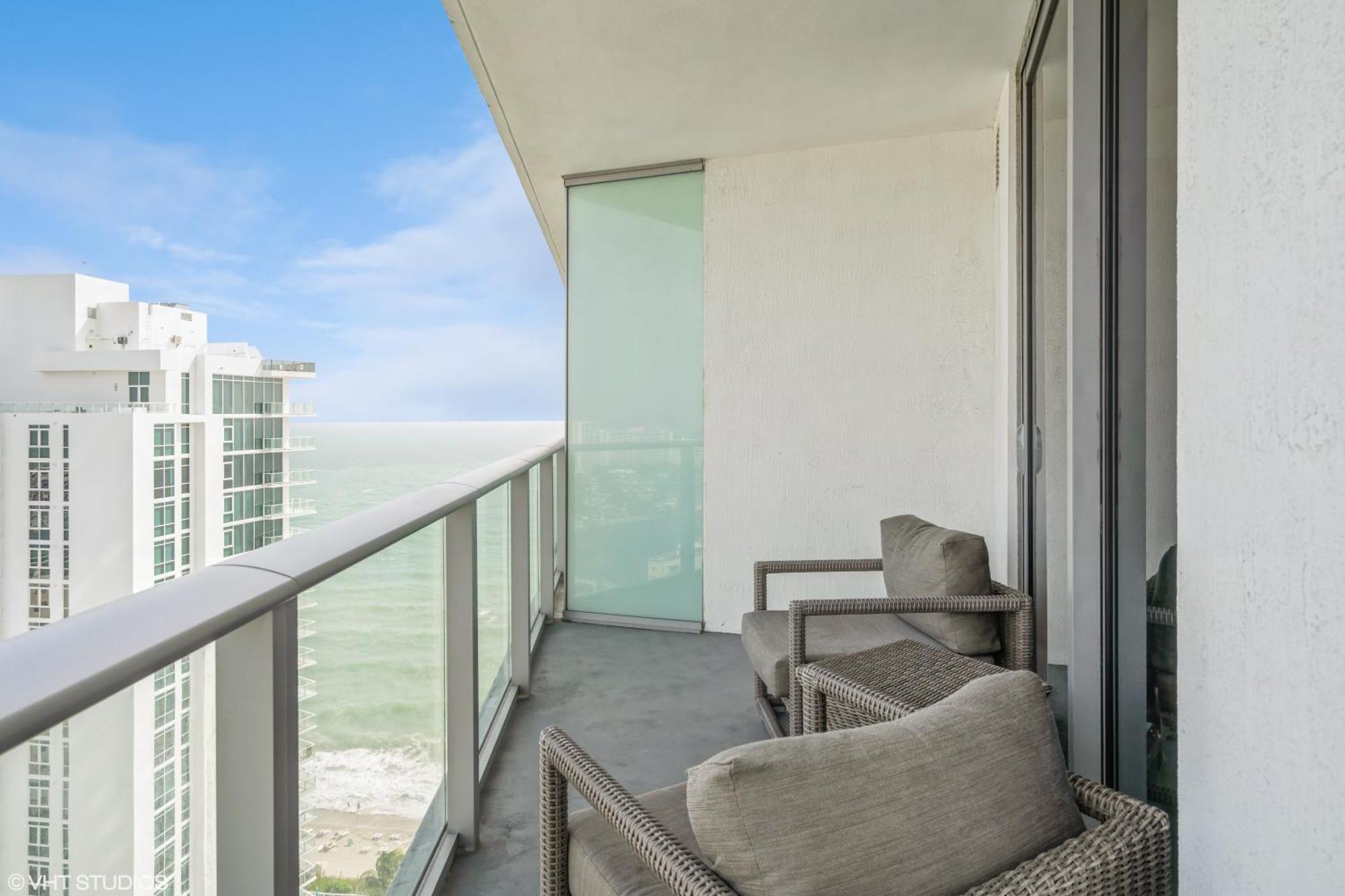 Lyfe Residence Building - Private Apts Over The Beach Hollywood Exterior photo