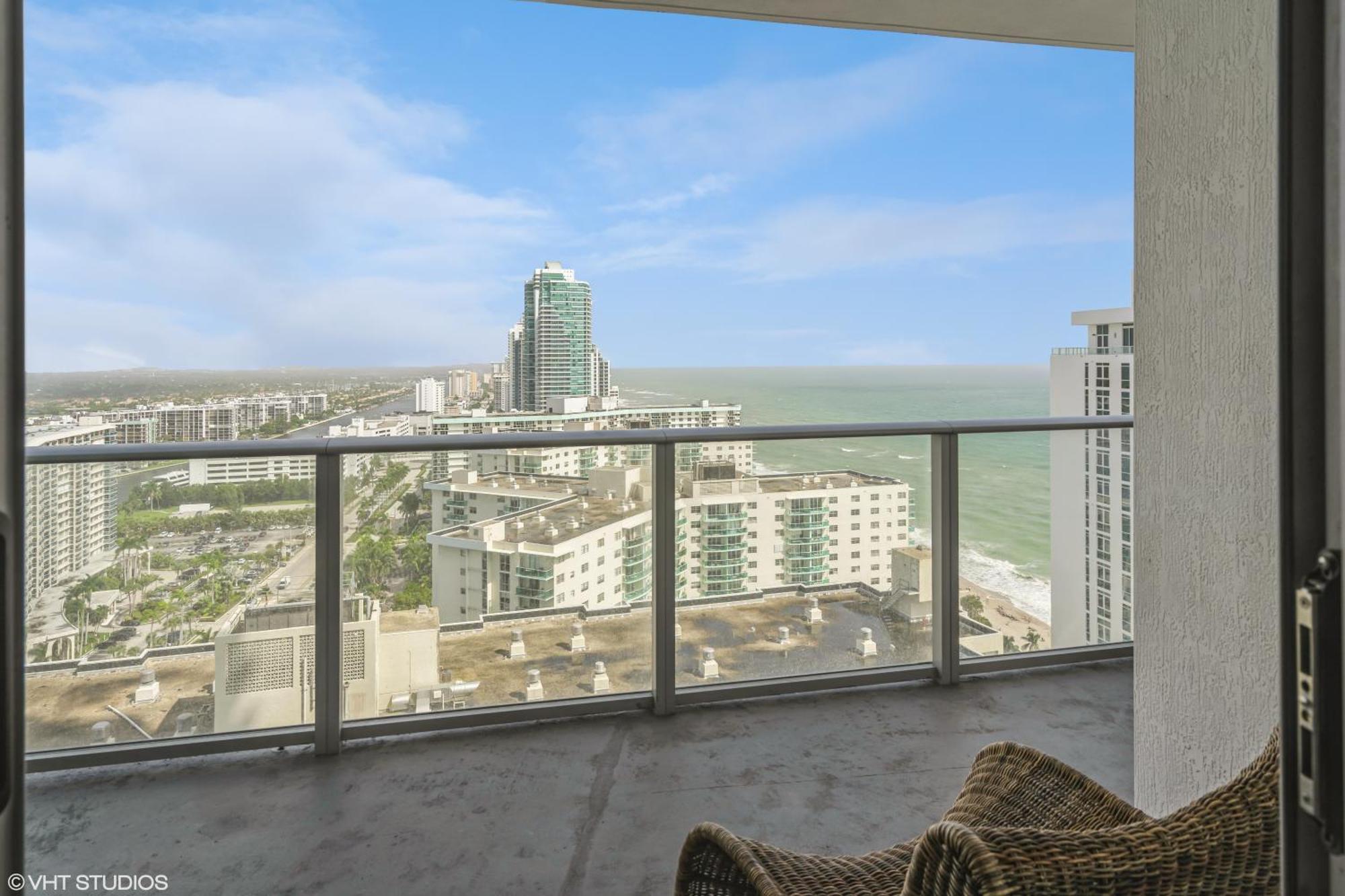 Lyfe Residence Building - Private Apts Over The Beach Hollywood Exterior photo